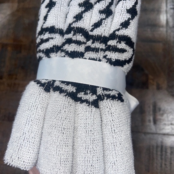 Peri Home Cotton Floral Pattern Terry  Loop White Black 4 Pack Washcloths 13x13” - Picture 3 of 6